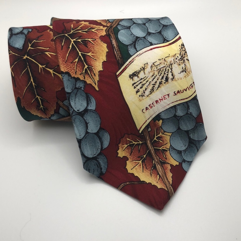VTG Huntington 100% Silk Grape Vineyard Wine Lover Pattern Tie